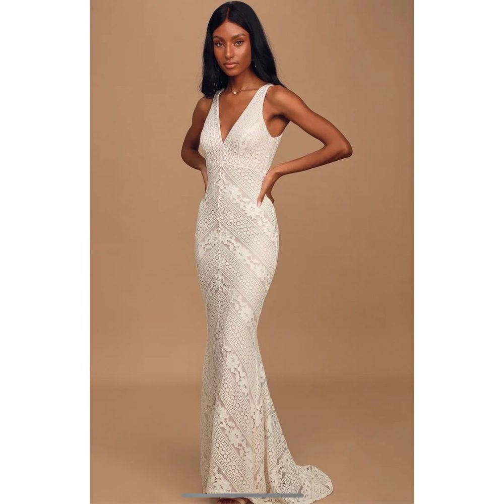 Lulus Alianna White Lace Mermaid Maxi Dress Overlay White Nude Size XS NWT